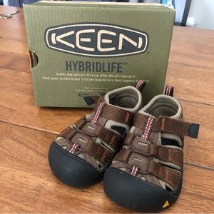 Keen Baby Shoes sz 6 EUC